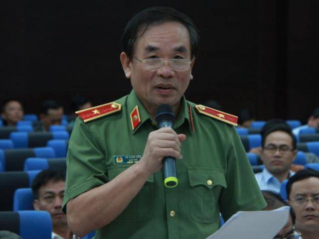 Pháp luật - Nóng: Đã bắt được thanh niên ôm mìn, súng cướp cửa hàng trong 27 giây