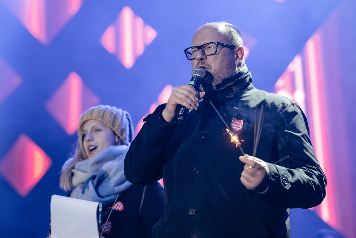 Video thị trưởng Ba Lan bị đâm chết ngay trên sân khấu ca nhạc - 1