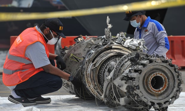 Máy bay Indonesia chở 189 người rơi: Tìm thấy hộp đen thứ 2 - 1