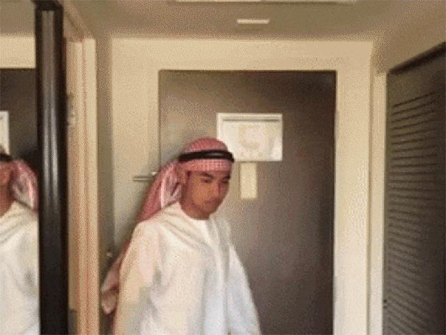 Bạn trẻ - Cuộc sống - Đức Huy đăng clip "cực lầy" sau chấn thương mất trí