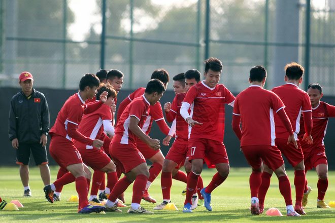 ĐT Việt Nam tươi như hoa sắp đấu Yemen: Thầy Park bất ngờ ra lệnh cấm lạ - 10