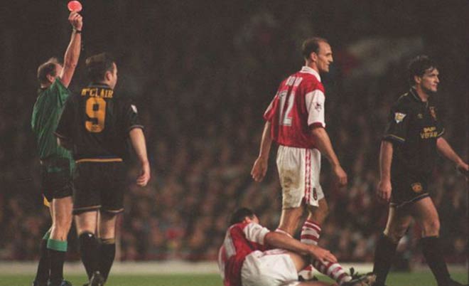 MU & hành trình từ "con cưng nước Anh" tới hình ảnh "bạo lực" thời Sir Alex - 1