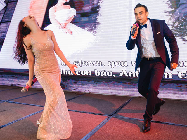 Đời sống Showbiz - Võ Hạ Trâm cùng chồng doanh nhân Ấn Độ "quậy" đến tận 0h trong tiệc cưới