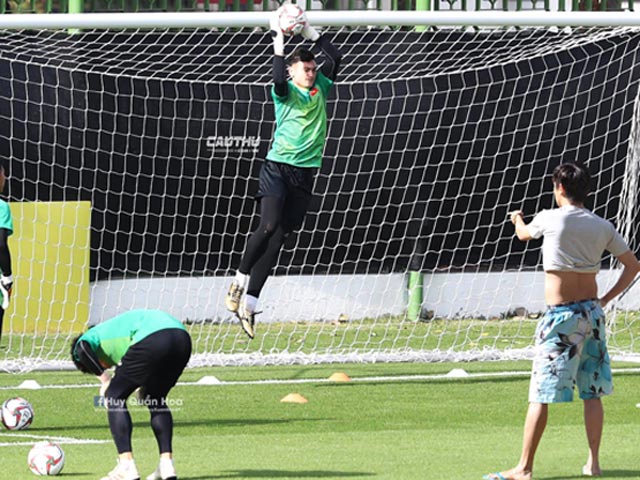 Tranh vui - Lâm Tây được "HLV online" chỉ đạo trước trận đấu quan trọng với Yemen