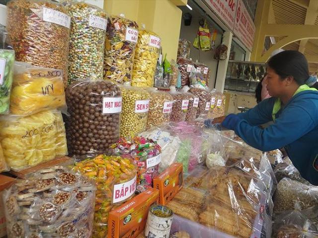 Thị trường - Tiêu dùng - Hàng Tết "3 không": Sử dụng vô hạn, chất lượng vô biên