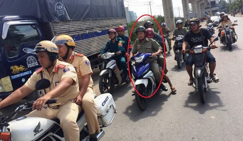 Bí mật “động trời” về thanh niên ôm gấu bông, chạy xe máy ở cửa ngõ Sài Gòn - 1