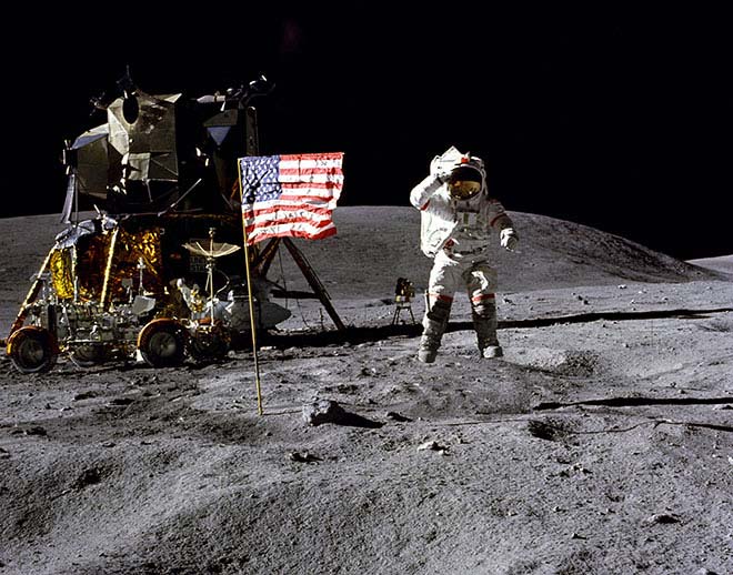 Vì sao có đến 76% người Nga không tin rằng người Mỹ đã đổ bộ lên Mặt trăng? - 1