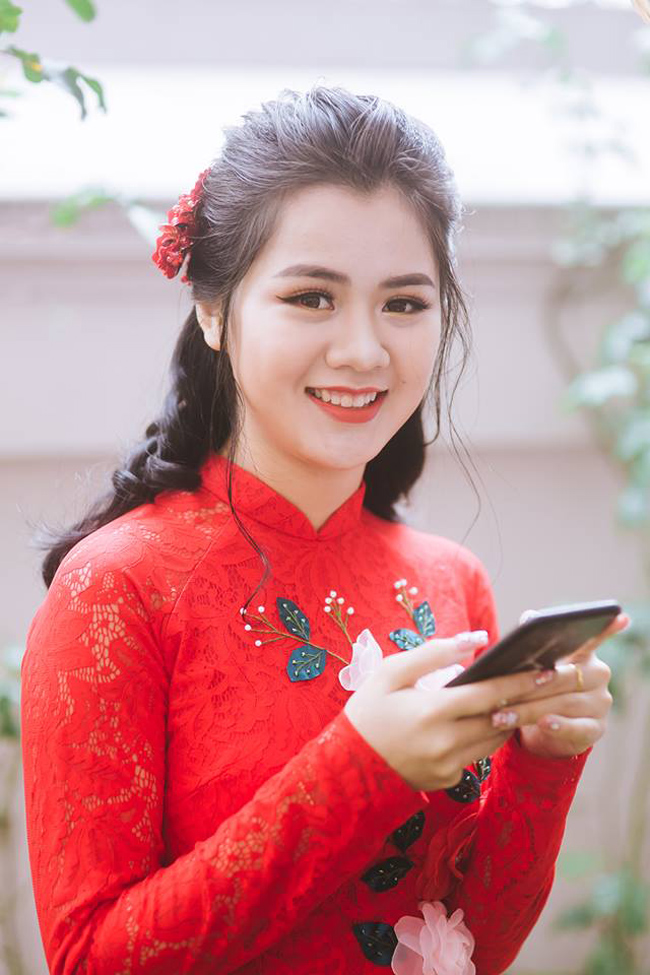 Cô nàng sở hữu lượng fan &#34;khủng&#34; chẳng kém người chồng cầu thủ.&nbsp;