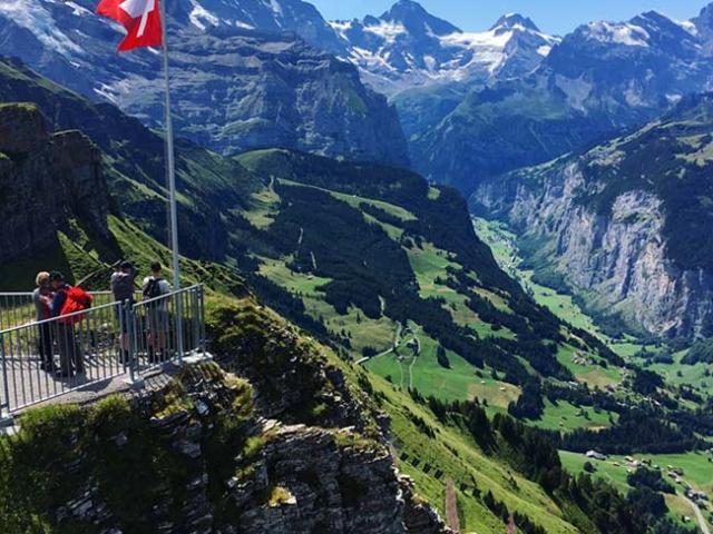 Du lịch - Phóng tầm mắt ngắm thiên nhiên hùng vĩ tại thung lũng của suối thác