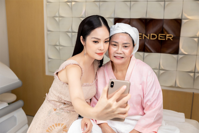 Dương Cẩm Lynh chi trăm triệu giúp mẹ trẻ lại đón Tết - 10