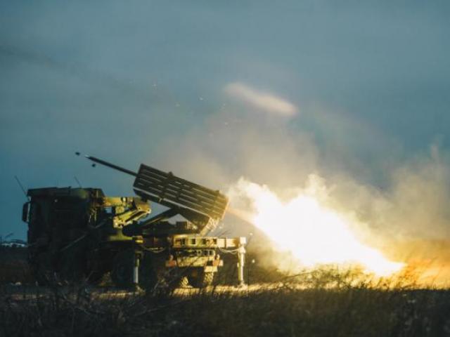 Thế giới - Đài Loan tập trận bắn đạn thật rầm rộ ngăn TQ "chiếm đảo”