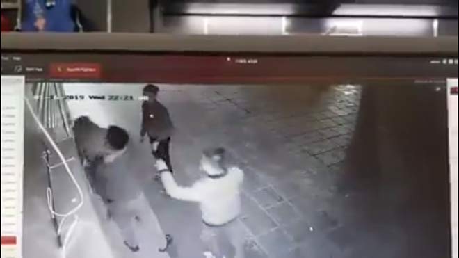 Nhân chứng kể lại phút kinh hoàng chứng kiến cô gái trẻ bị hành hung ở Linh Đàm - 2