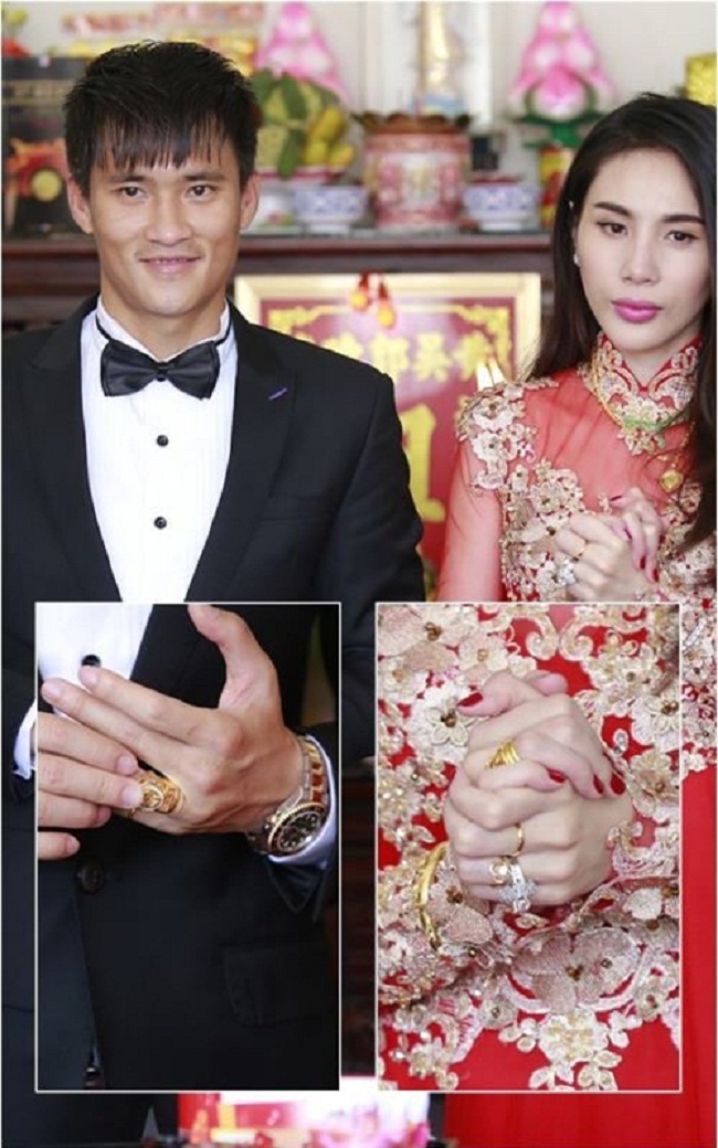 5. Thủy Tiên: Đám cưới của Công Vinh và Thủy Tiên đầu năm 2015 cũng gây chú ý vì trang sức bằng vàng được gia đình chú rể dành tặng cho nữ ca sĩ quá nhiều.