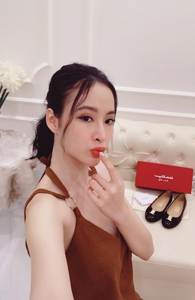 Phương Trinh tự hào với thành quả lao động của mình sau nhiều năm gia nhập showbiz khi mua được căn hộ riêng cho người thân.