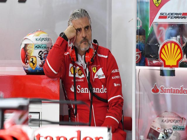 Đua xe F1: Ferrari mạnh tay ”trảm tướng”, học theo MU