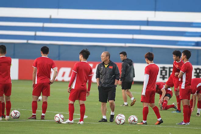 ĐT Việt Nam "rèn vũ khí" đấu Jordan: Toàn đội tập trung, chốt phương án chiến thuật? - 4