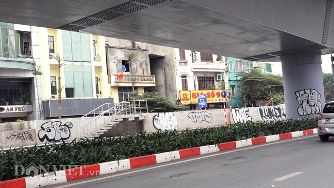 Đường trăm tỷ mới hoàn thành bị bôi bẩn hàng trăm hình vẽ graffiti - 4