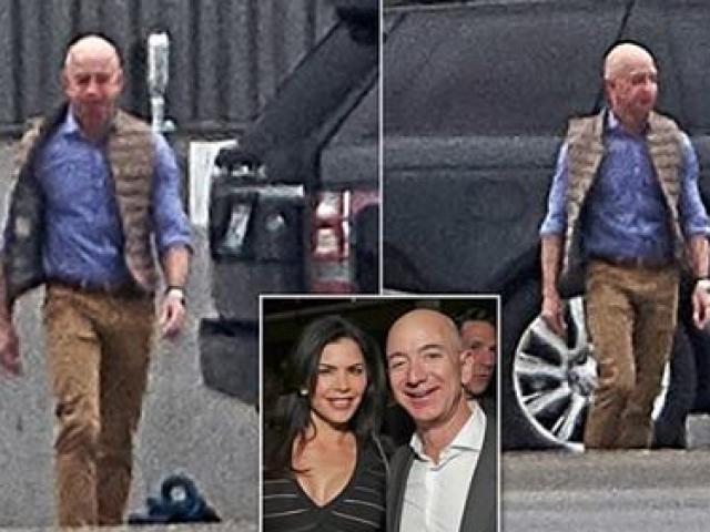 Thế giới - Tỷ phú giàu nhất thế giới lần đầu xuất hiện sau bê bối chat sex