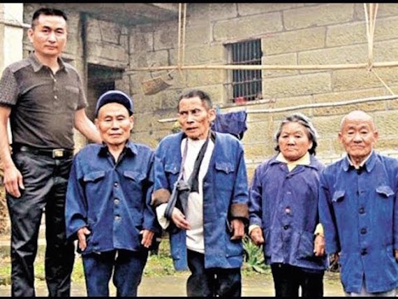 Ngôi làng kỳ lạ toàn bộ dân đều là &#34;chú lùn&#34; - 3