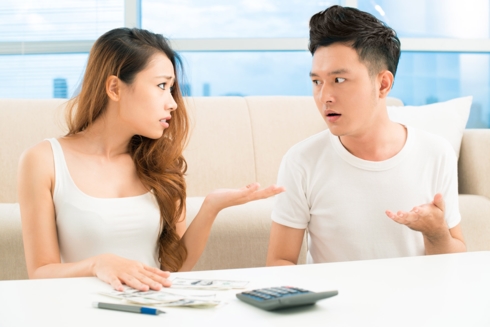 Bí quyết chi tiêu khiến vợ chồng không phải cãi nhau vì tiền - 1