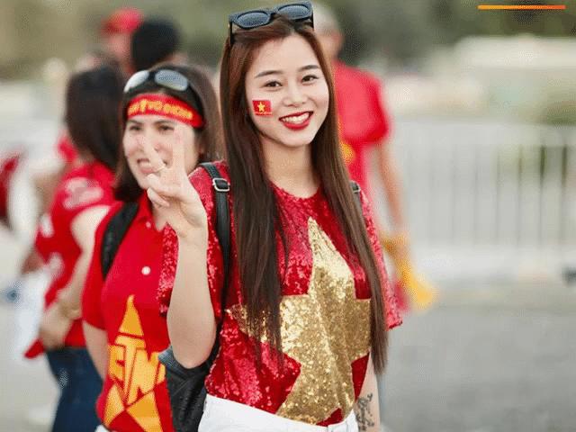 Nữ CĐV xinh đẹp sang tận UAE cổ vũ tuyển Việt Nam HOT nhất tuần qua
