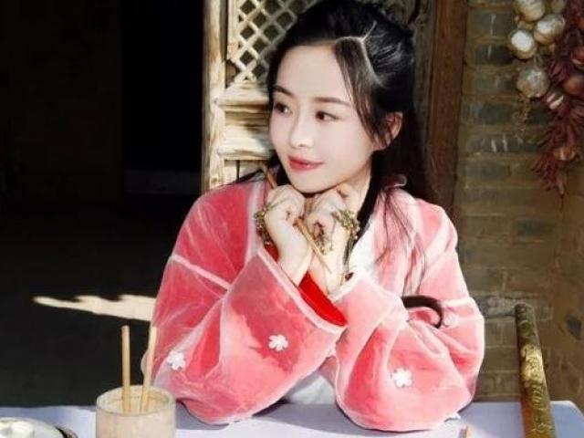 Bạn trẻ - Cuộc sống - Xinh đẹp và tài năng, cô gái thông thạo đến 4 chuyên ngành