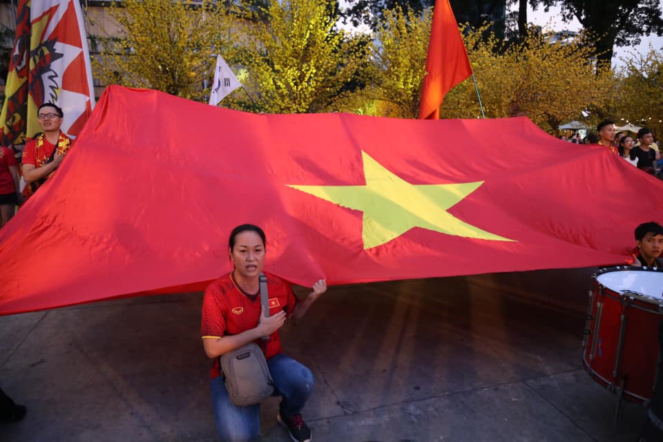 Trực tiếp VN – Jordan: Những chiến binh sao vàng tiến vào tứ kết, CĐV thăng hoa tột đỉnh - 19
