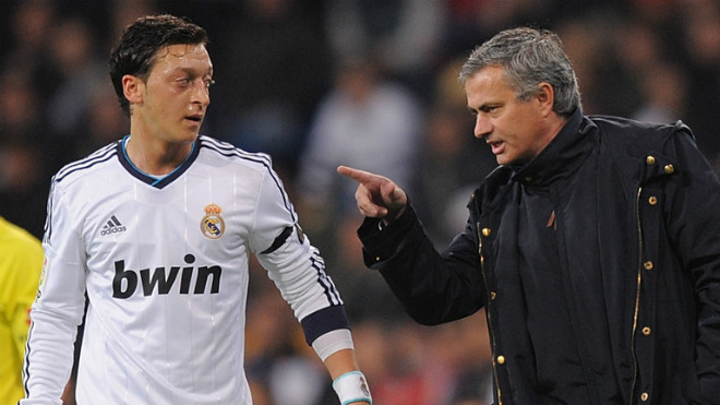 Tin HOT bóng đá tối 20/1: Mourinho &#34;mách nước&#34; cho Emery dùng Ozil - 1