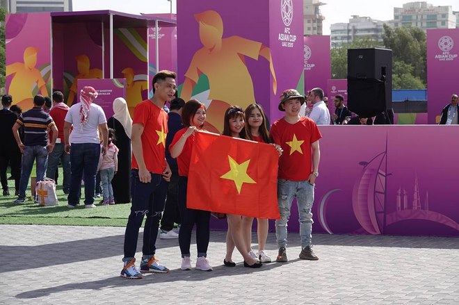 Trực tiếp triệu fan cổ vũ Việt Nam – Jordan: Sôi sục khán đài, fan Việt nín thở - 3