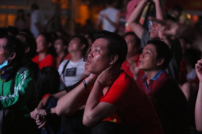 Trực tiếp triệu fan cổ vũ Việt Nam – Jordan: Sôi sục khán đài, fan Việt nín thở - 2