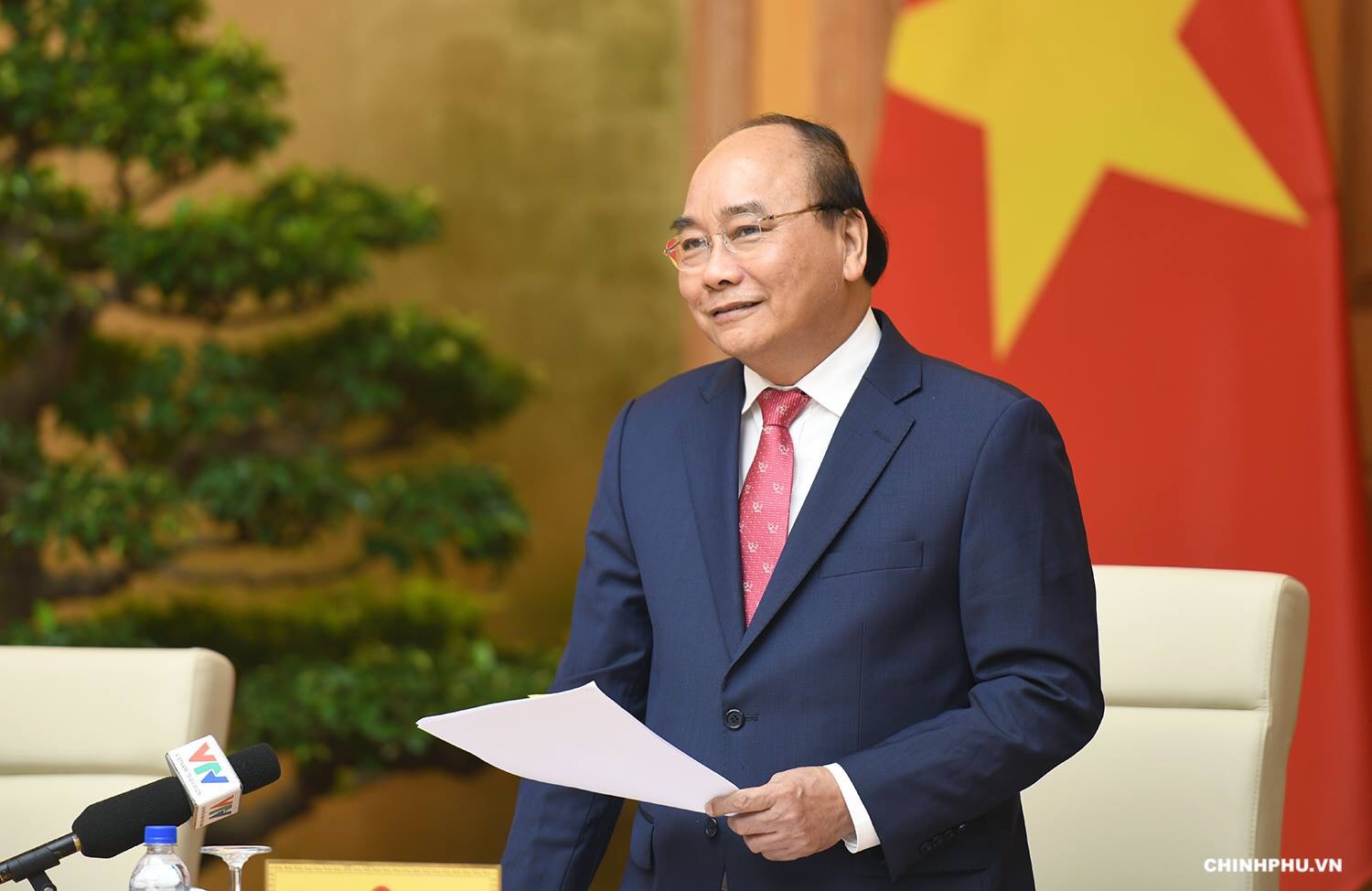 ĐT Việt Nam được Thủ tướng chúc mừng và đón &#34;mưa&#34; thưởng từ các doanh nghiệp - 1