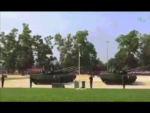 Thế giới - Xem Lào phô trương vũ khí Nga trong cuộc diễu binh hoành tráng