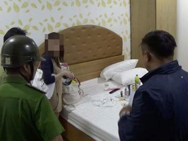 Pháp luật - Đang nghỉ trong khách sạn, công an kiểm tra hành chính có đúng không?