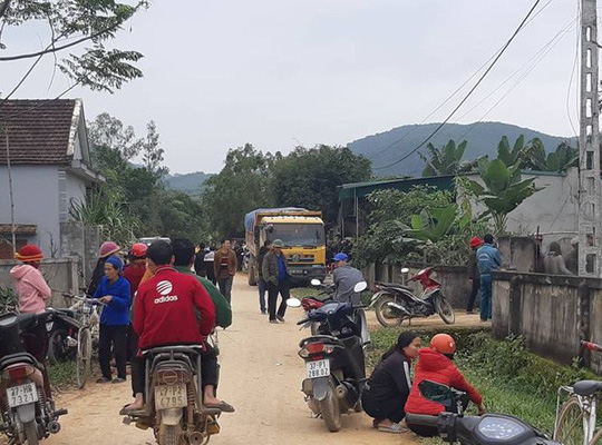 Bị xe tải cán qua người, cháu bé 3 tuổi tử vong tại chỗ - 1
