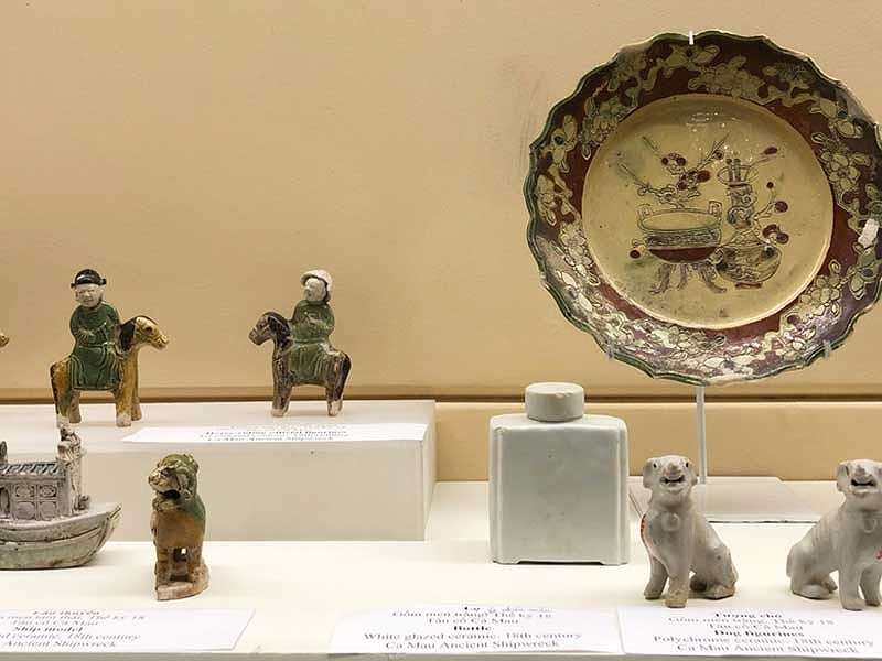 Bí mật "con tàu ma" - 1