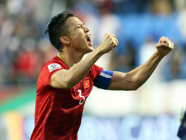 Bóng đá - 1 bức ảnh ĐT Việt Nam hơn triệu lời nói: Bản lĩnh đỉnh cao Quế Ngọc Hải