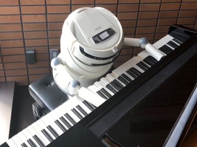 Công nghệ thông tin - Khách sạn toàn robot phải "bấm bụng" sa thải hàng loạt robot