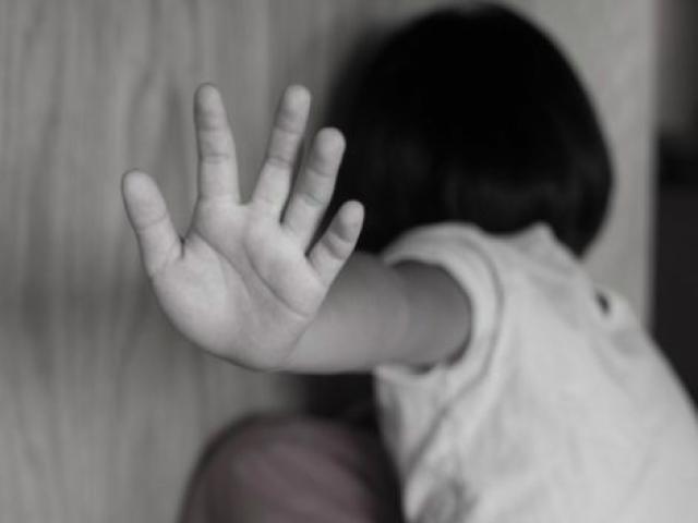 Pháp luật - "Yêu râu xanh" cho tiền rồi sờ soạng 3 học sinh tiểu học