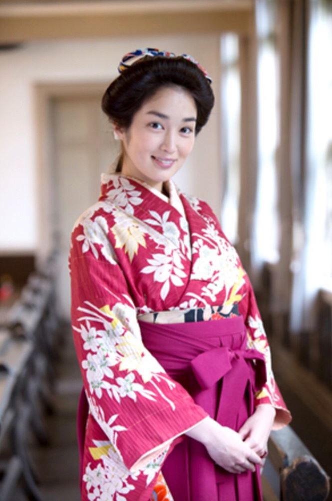 Nhan sắc người vợ khiến hậu vệ tuyển Nhật muốn sinh cả đội bóng - 5