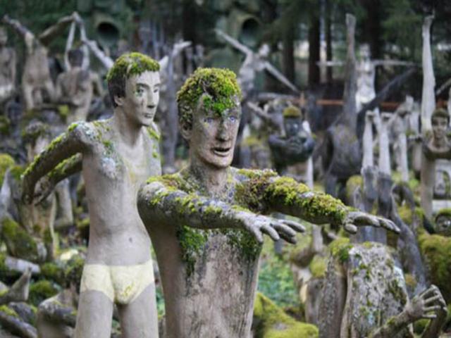 Công viên kỳ dị nhất thế giới, hàng trăm bức tượng khỏa thân nằm la liệt
