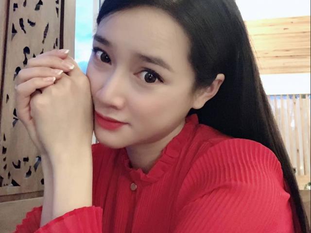 Giải trí - Phản ứng "lạ" của Nhã Phương khi fan quan tâm hỏi chuyện bầu bí