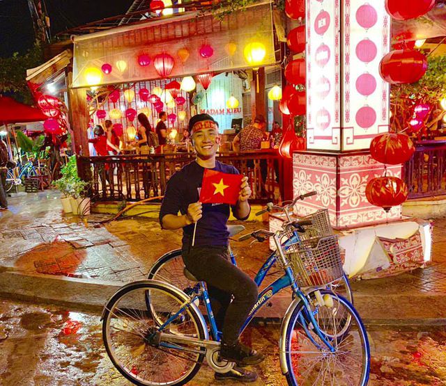 Choáng với dàn "siêu xe" của sao Việt từng xuống đường đi bão mừng Việt Nam - 6