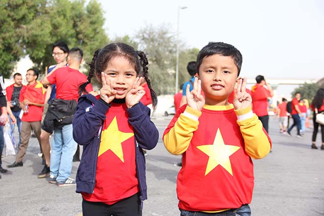 Triệu fan cổ vũ Việt Nam đấu Nhật Bản: CĐV khóc nấc, tiếc nuối vì thất bại - 6