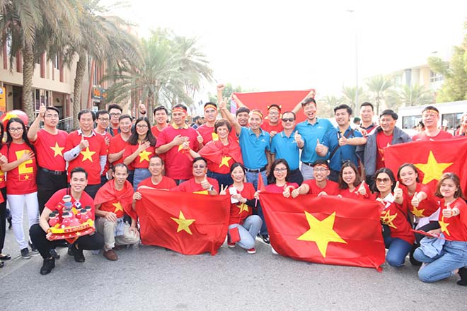 Triệu fan cổ vũ Việt Nam đấu Nhật Bản: CĐV khóc nấc, tiếc nuối vì thất bại - 5