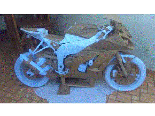 Thế giới xe - Cận cảnh sportbike Kawasaki ZX-10R được làm từ... bìa cứng