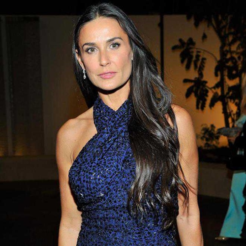 Mỹ nhân thế giới dùng rắn, đỉa, đất sét... để làm đẹp - 6