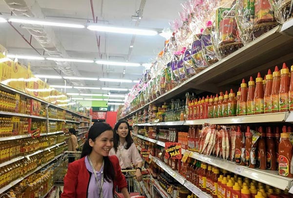 Chưa Tết, giá một loạt mặt hàng đã &#34;nhảy múa&#34; - 1