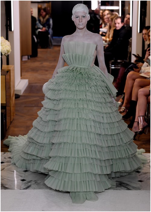 Lady Gaga trở thành cảm hứng sáng tạo của nhà mốt Pháp - 10