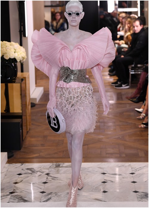 Lady Gaga trở thành cảm hứng sáng tạo của nhà mốt Pháp - 9