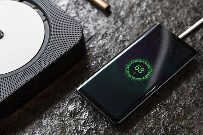 Chiếc điện thoại nguyên khối độc đáo nhất từ trước đến nay - 2